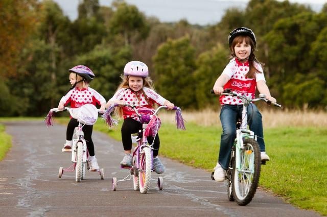 Trẻ từ 1 tuổi đã có thể sử dụng xe đạp