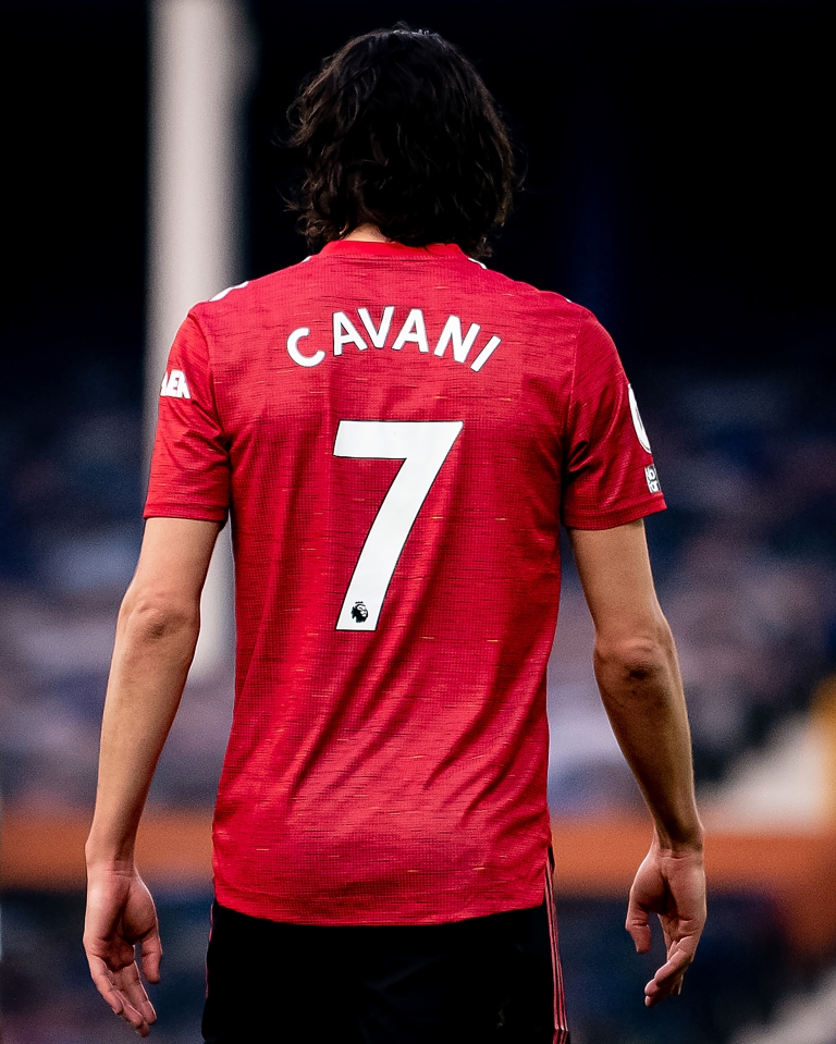 Cavani brought prosperity to the fate of the legendary number 7 shirt.