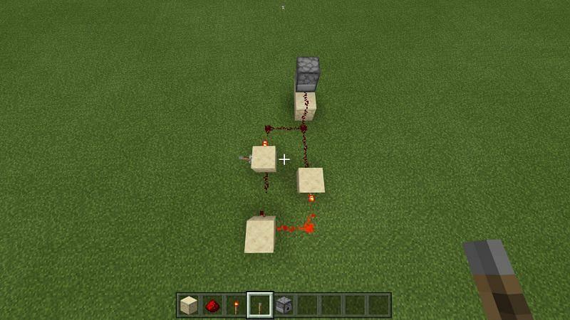 How to make Redstone Clock in Minecraft Step 2