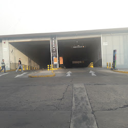 Estacionamiento Los Portales Rambla Brasil