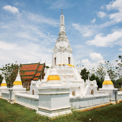เก้ายอดจันทร์