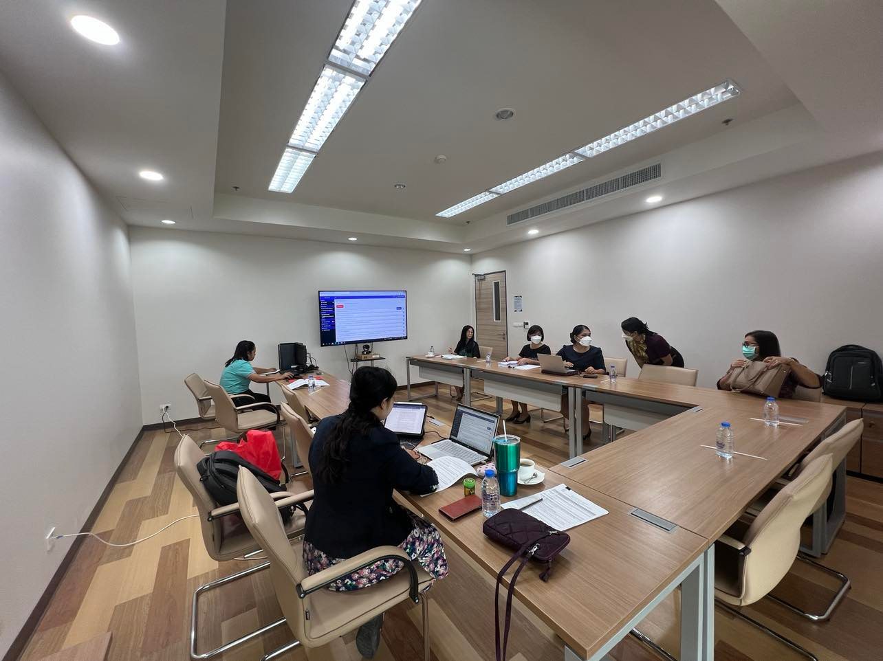 คณะกรรมการกลั่นกรองฯ