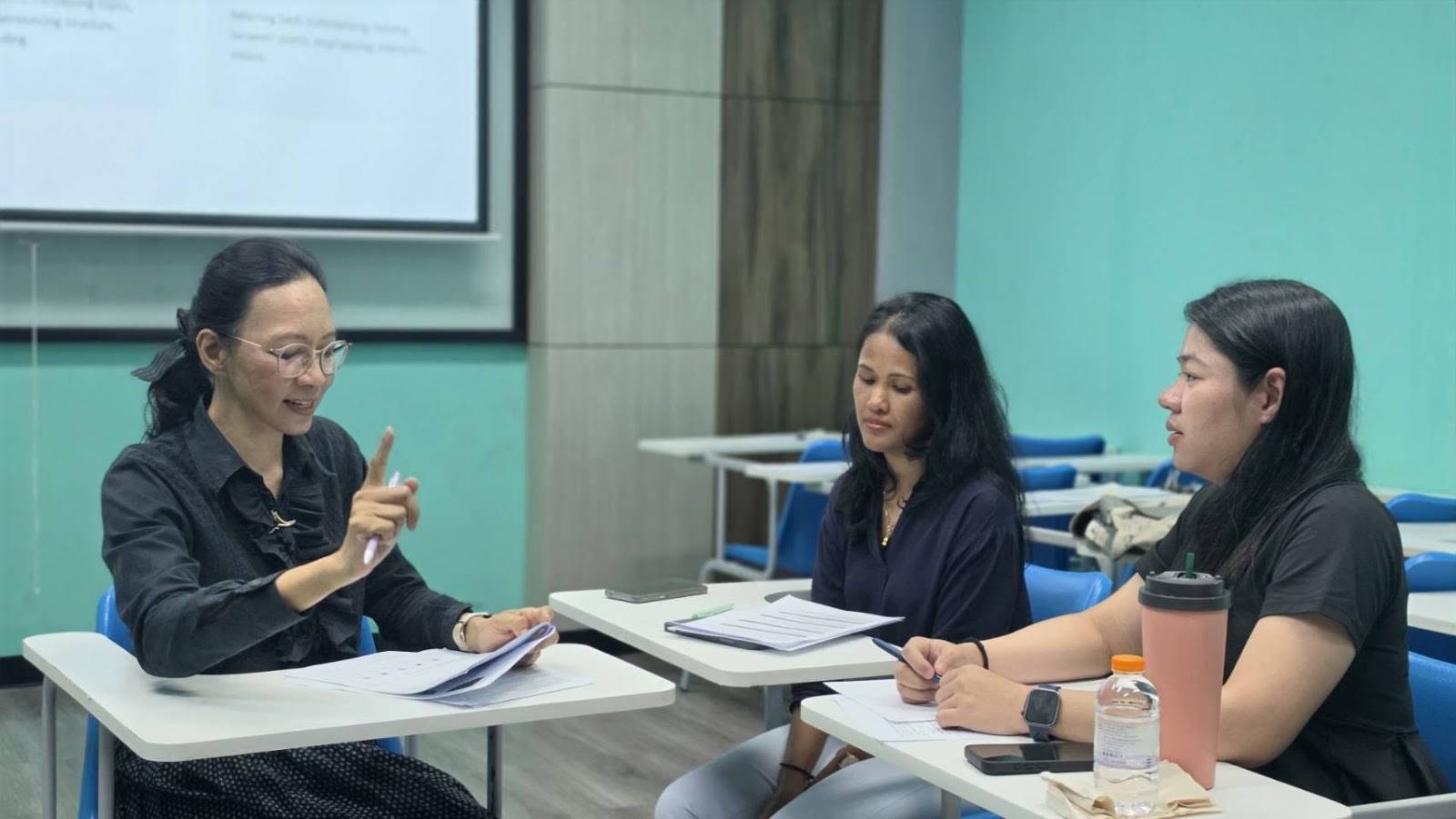 ศูนย์ความเป็นเลิศการเรียนการสอน มหาวิทยาลัยวลัยลักษณ์ จัดอบรมหลักสูตร "Discipline-Specific Classroom Languages for EMI" ครั้งที่ 2 - img2