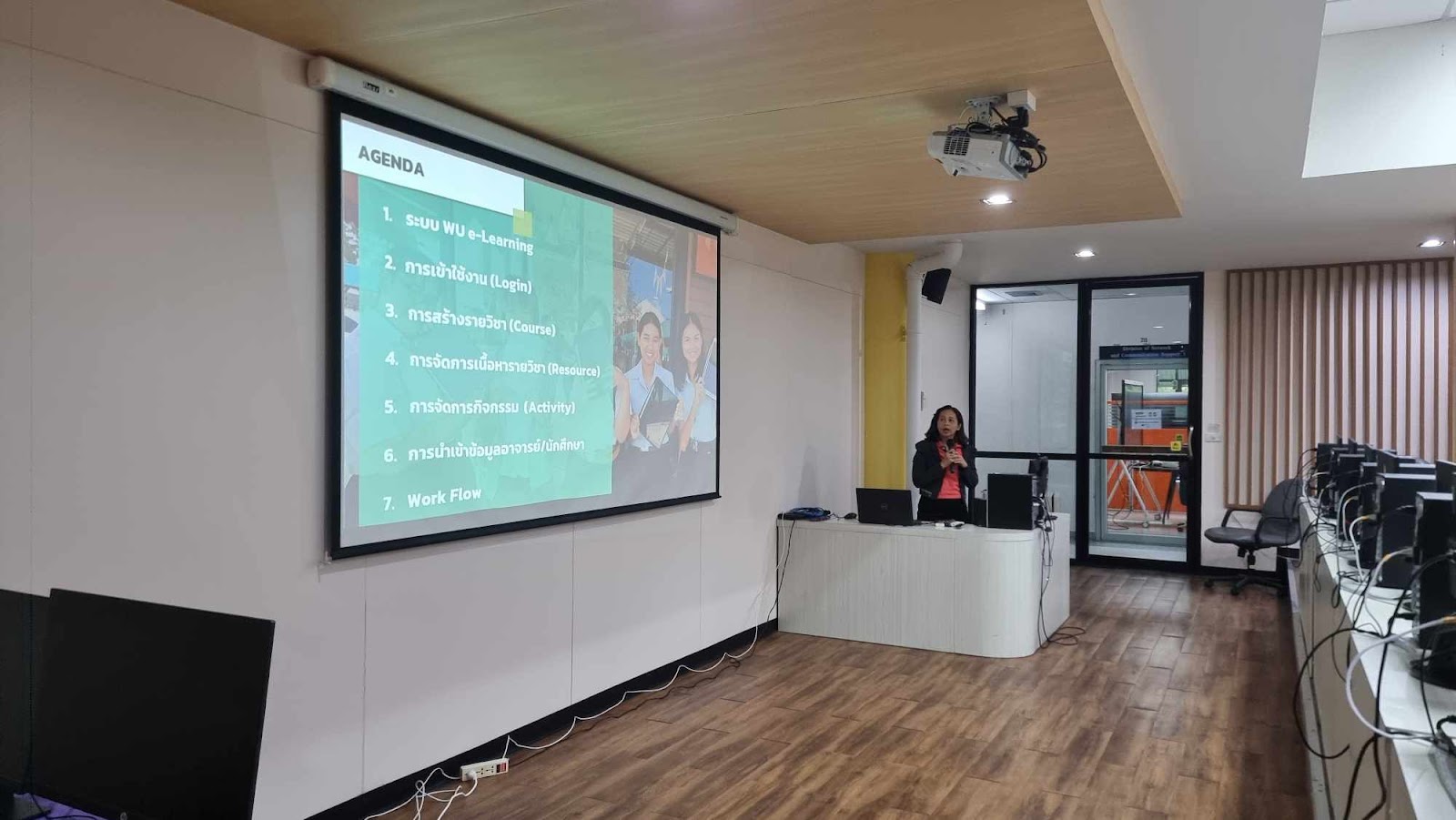 ความเป็นเลิศการเรียนการสอนร่วมกับศูนย์เทคโนโลยีดิจิทัล จัดการอบรมเชิงปฏิบัติการภายใต้หัวข้อ e-Learning เพื่อการเรียนรู้เชิงรุก วันที่ 2 พ.ค. 2567-1