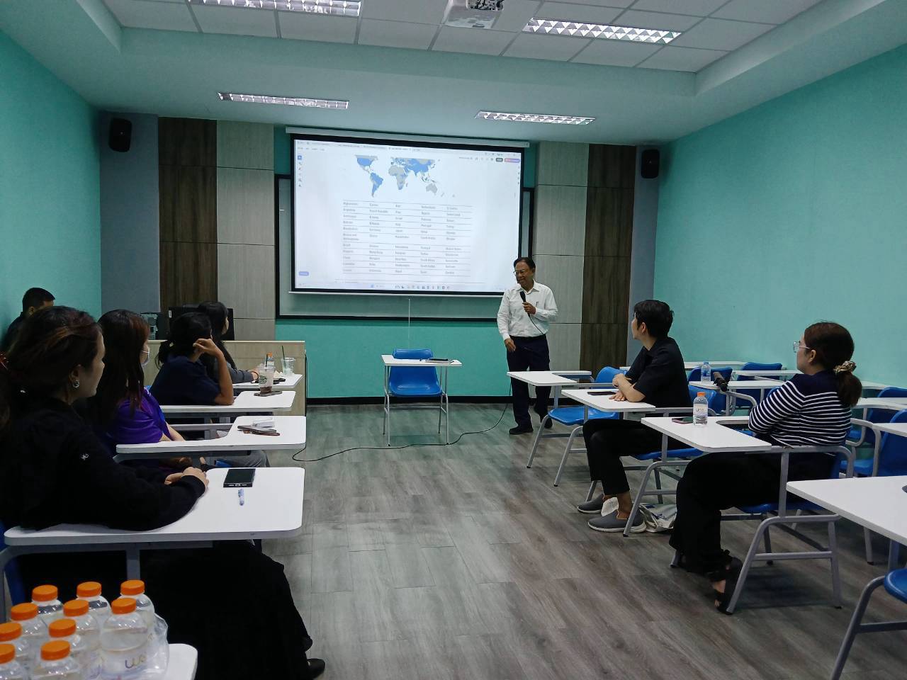 ศคร. จัดอบรม "Best Practices for EMI: Translanguaging and Flipped Classroom" เสริมศักยภาพอาจารย์สู่การจัดการเรียนการสอนมาตรฐานนานาชาติ - img3