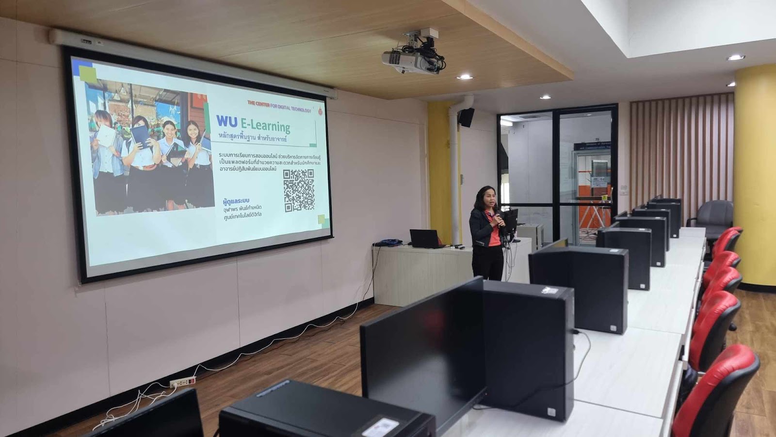 ความเป็นเลิศการเรียนการสอนร่วมกับศูนย์เทคโนโลยีดิจิทัล จัดการอบรมเชิงปฏิบัติการภายใต้หัวข้อ e-Learning เพื่อการเรียนรู้เชิงรุก วันที่ 2 พ.ค. 2567-3