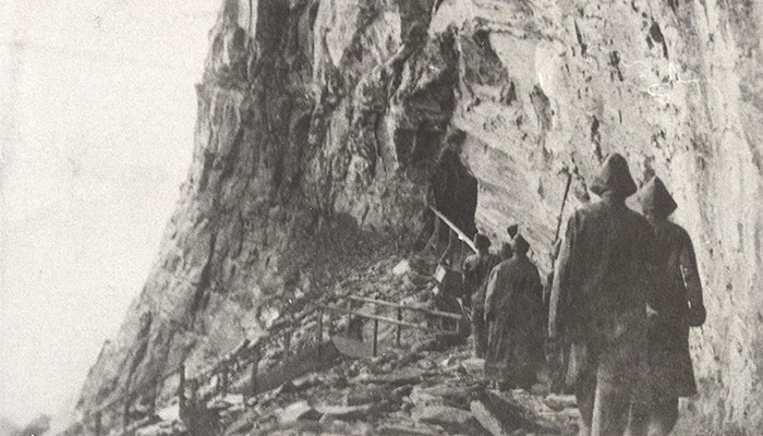 early_photo_of_Journey_Behind_the_Falls