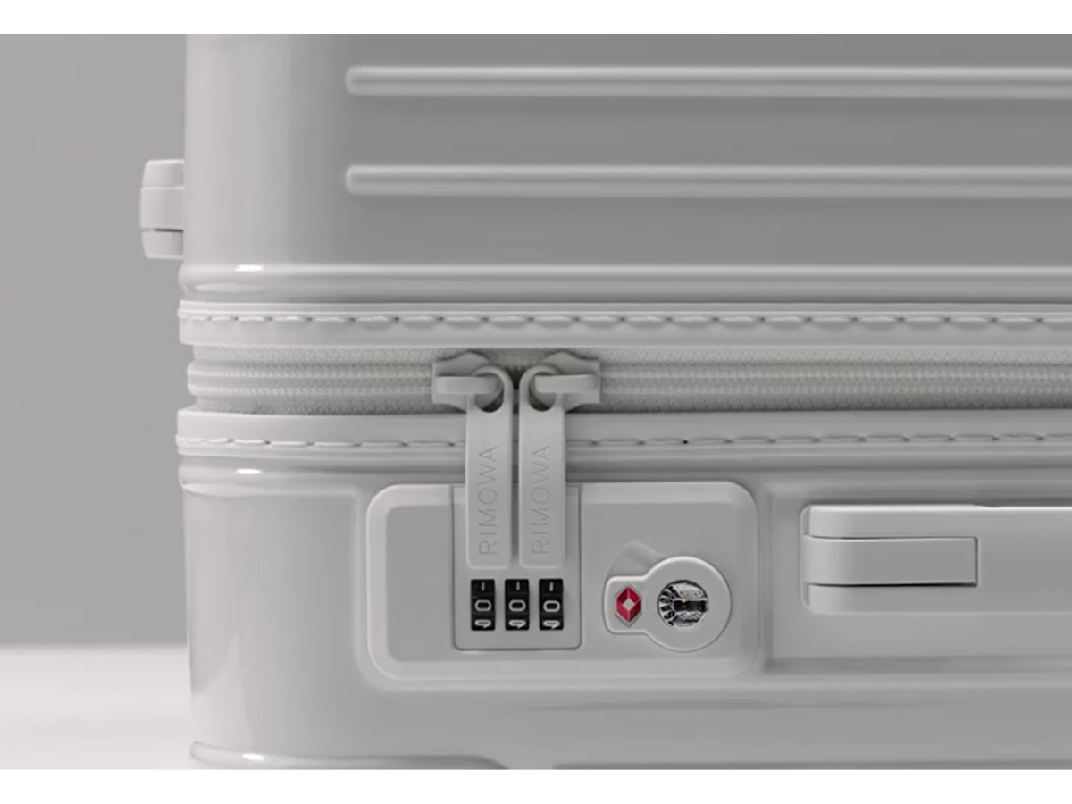 zipper-based TSA-approved  locks of the Rimowa Essential Cabin