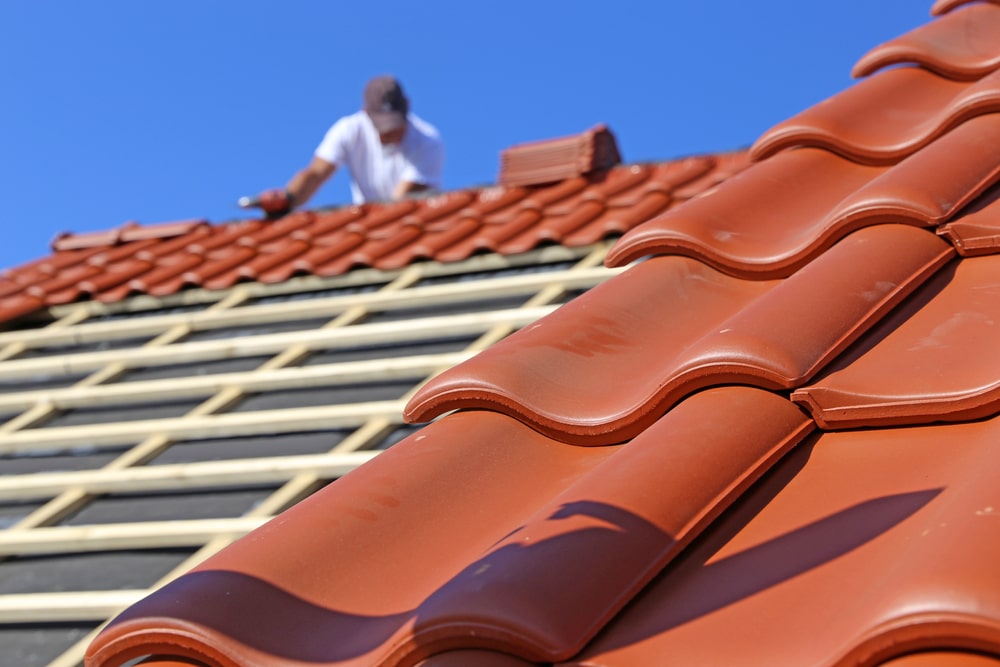 Factors That You Should Consider Before Selecting a Roofing Material: 