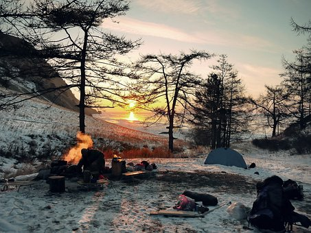 Can we use dry ice to keep food cold during summer camping? : r/camping