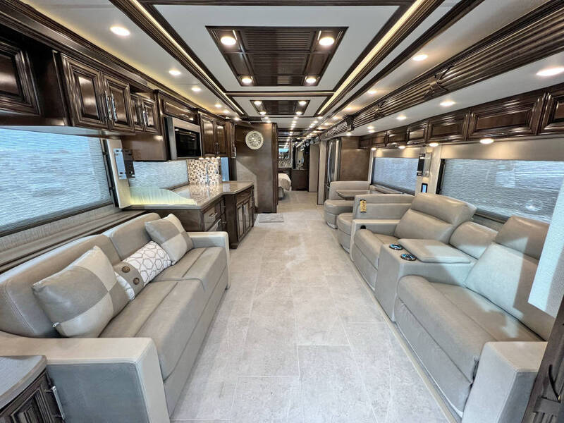 Newmar Supreme Aire 4530 Interior