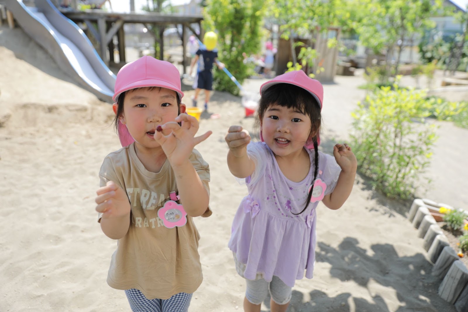 ②30本もの「花木」を園庭に植栽