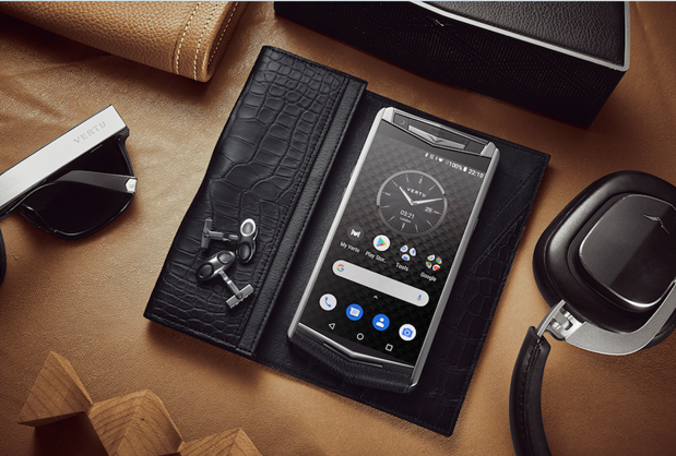 Vertu nâng tầng đẳng cấp cho người sở hữu | Hoàng Luxury