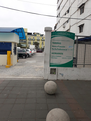 Estacionamiento De Clínica Panamericana