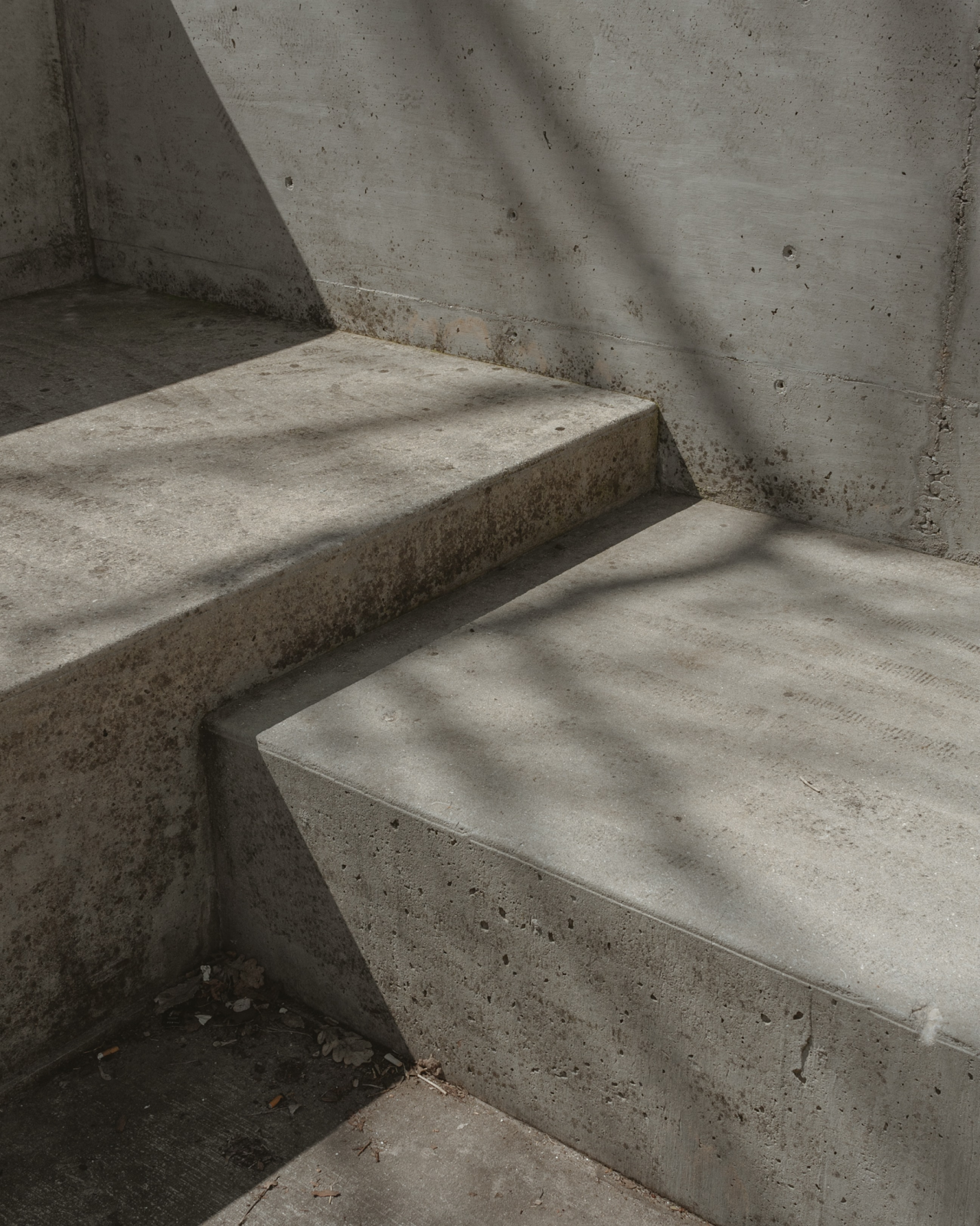 betonowe schody