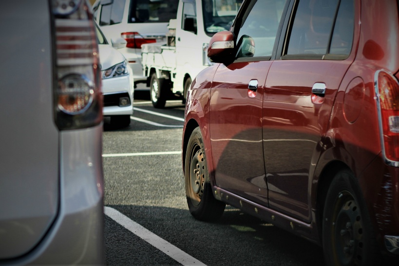 パーツ盗難の被害に遭いやすい駐車場の特徴