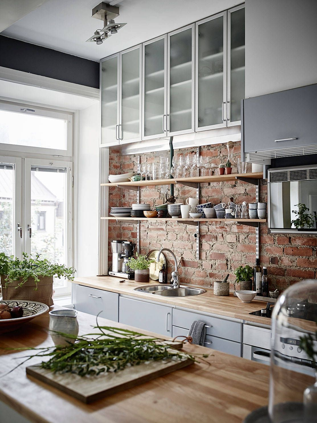 Inexpensive Scandi-Style Backsplash Idea