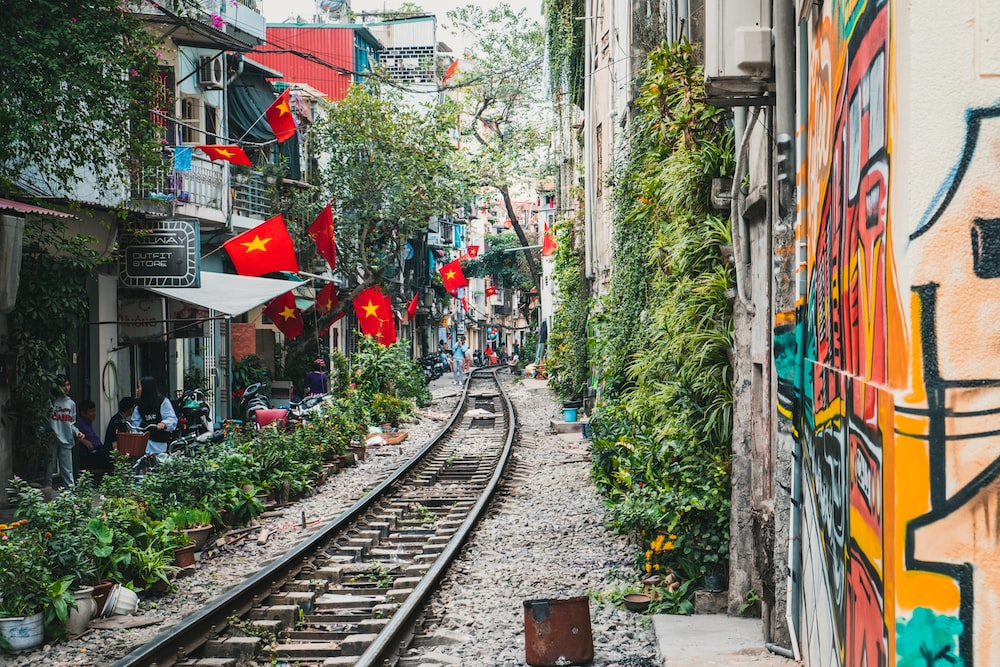 Northern Vietnam Tours: Hanoi Train Street
