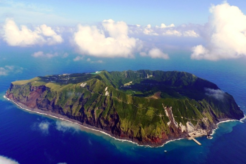 2. เกาะโอคิชิมะ