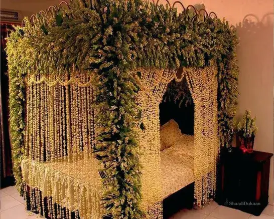 Beautiful And Affordable Romantic Wedding Room Ideas With Flowers ...