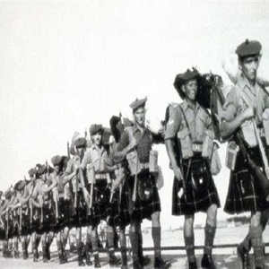 آخر مجموعة من الجيش الإنجليزى ترحل عن مصر