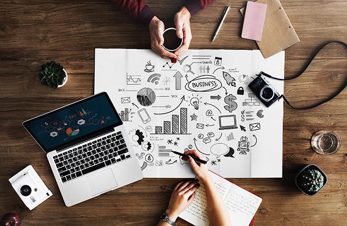 Ảnh có chứa văn bản, bàn, sàn, trong nhà

Mô tả được tạo tự động