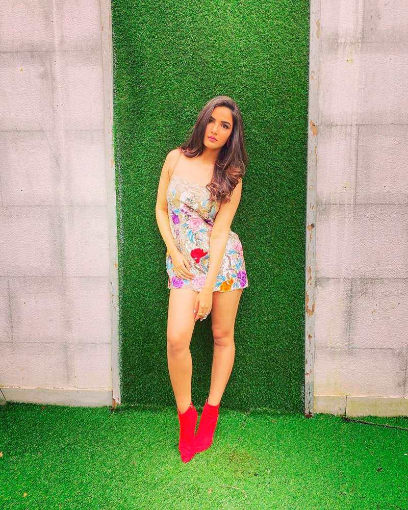 TV actress Jasmin Bhasin interesting facts