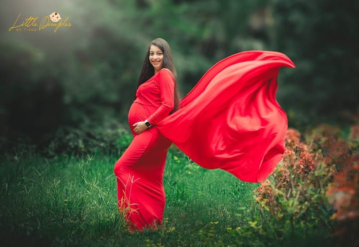Little Dimples By Tisha is a well-known Maternity Photoshoot in Bangalore. Specialized in Maternity Photoshoot, pregnancy, and Baby Photoshoot Bangalore.