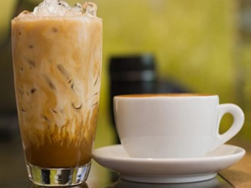 รูปภาพประกอบด้วย ถ้วย, อาหาร, เครื่องดื่ม, กาแฟ

คำอธิบายที่สร้างโดยอัตโนมัติ