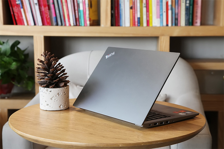 Laptop Lenovo ThinkPad Edge E580 20KS005NVA Core i5-8250U/Free Dos (15.6 inch) - Hàng Chính Hãng (Black)