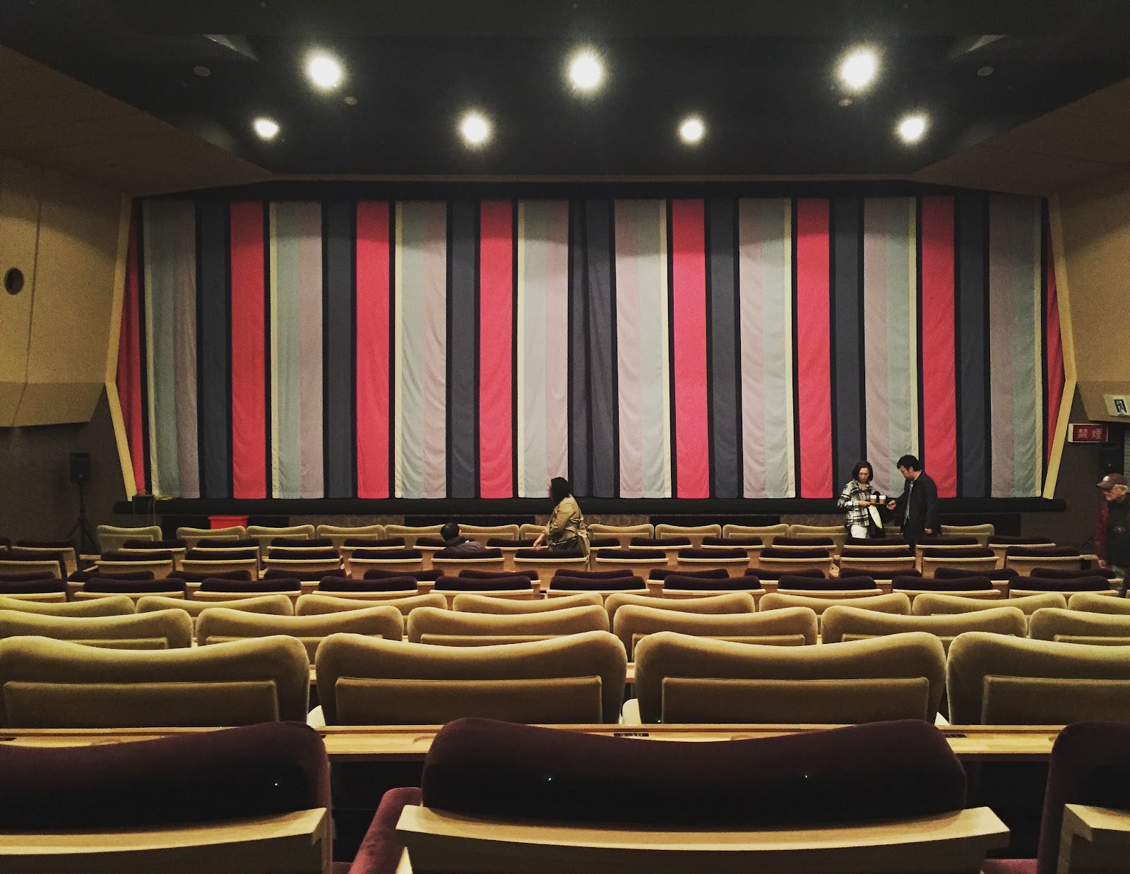 広島のおすすめ映画館 八丁座 はまるで歌舞伎座 世界唯一の和風映画館に行ってきました トトの映画と一人旅