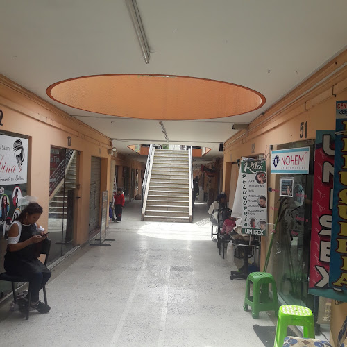 Comentarios y opiniones de Centro Comercial Plazoleta San Camilo Sotano