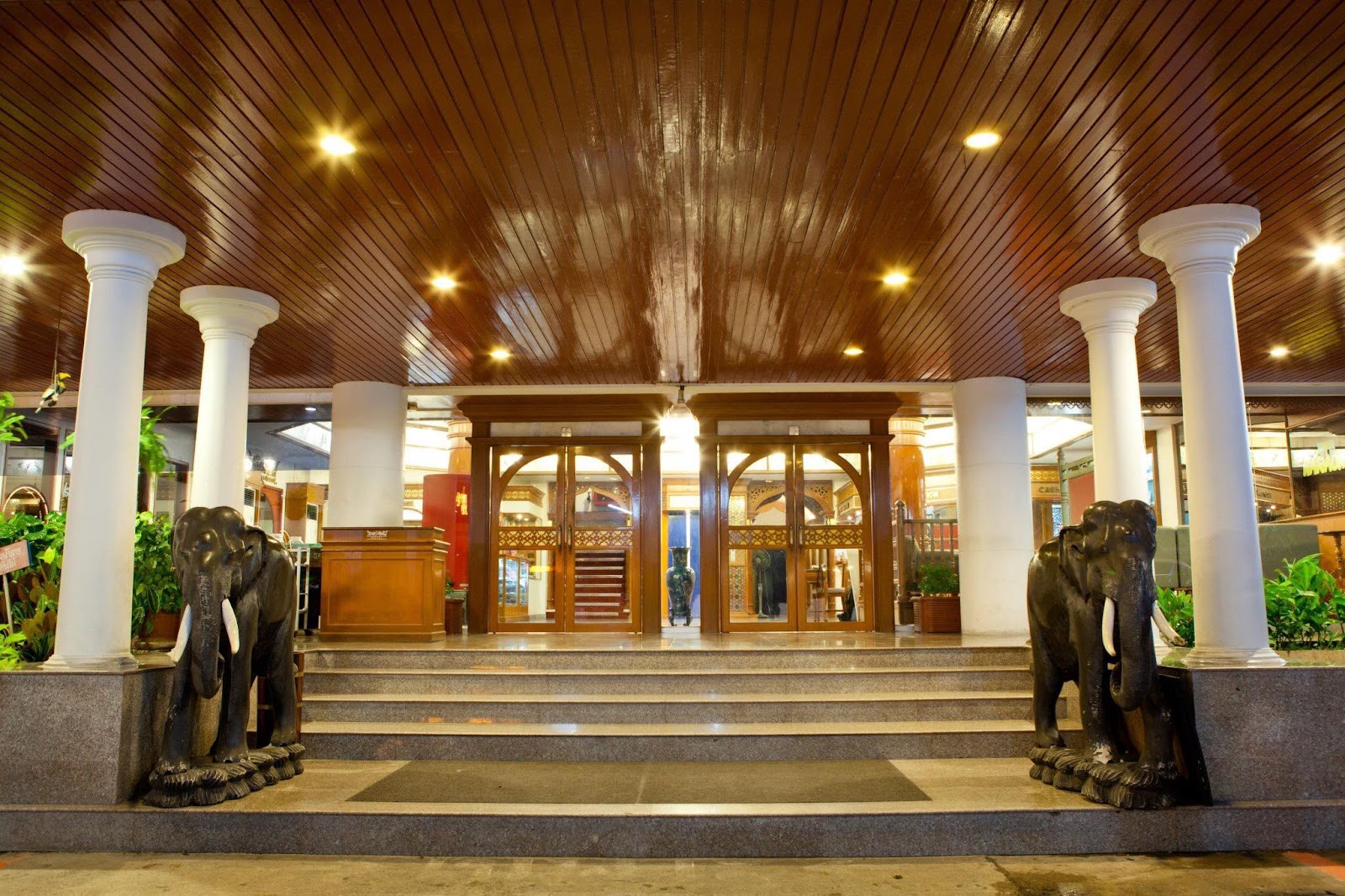 4. โรงแรมตันหยง นราธิวาส (Tanyong Hotel Narathiwat)