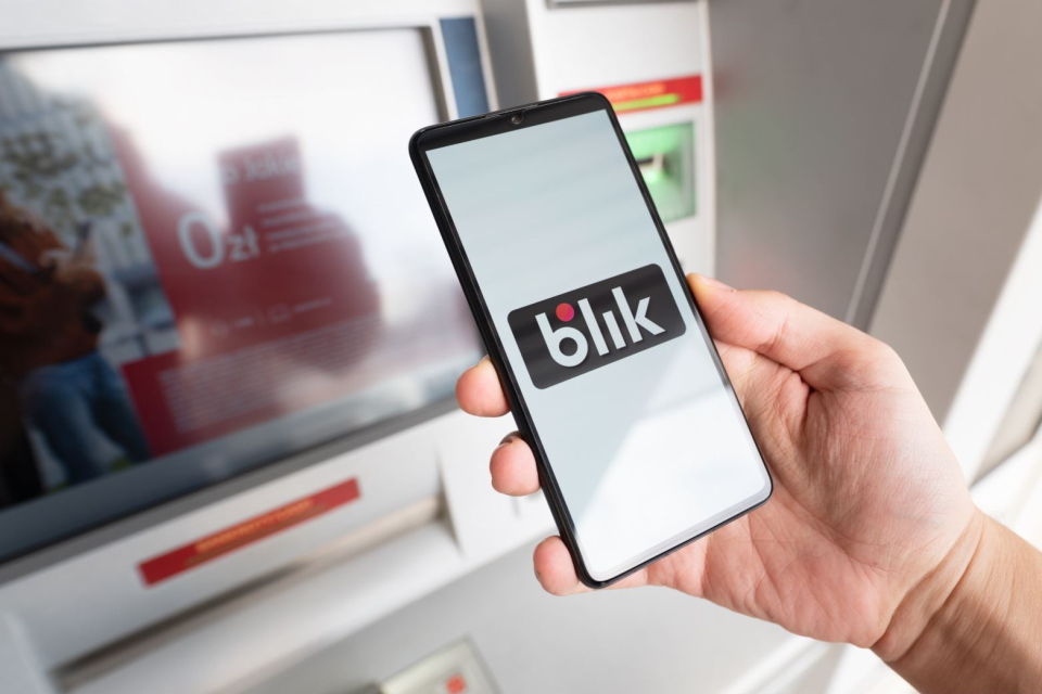 Зняття коштів з банкомату за допомогою BLIK