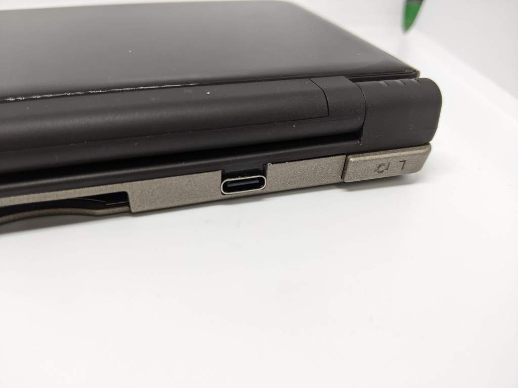Nintendo DSi charging port mod 