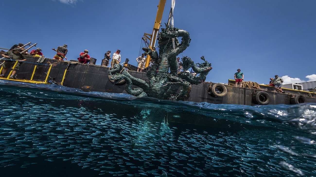 damien hirst shipwreck statue art