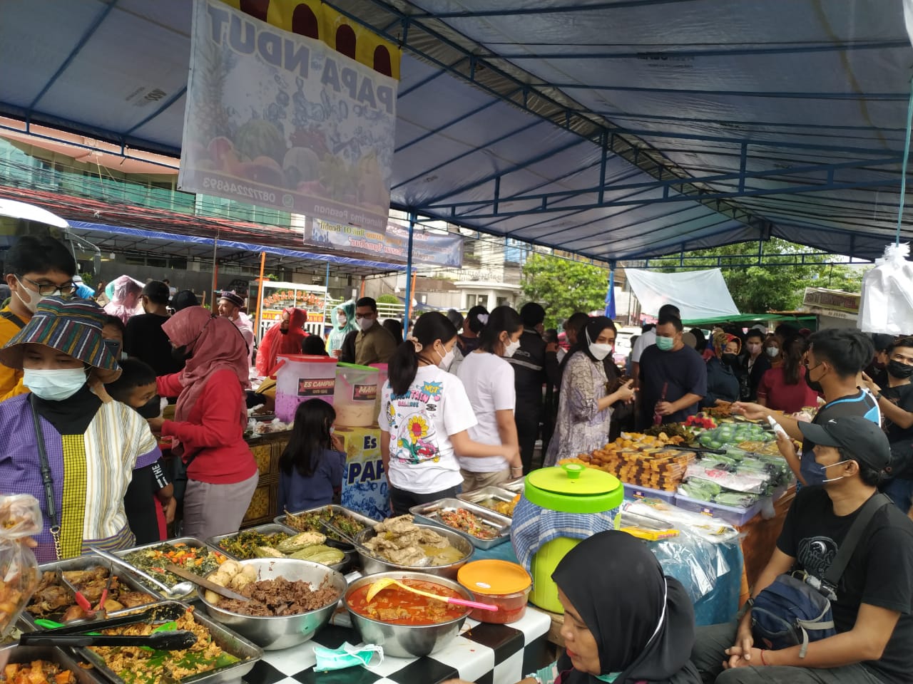 Takjil centre in Benhil Market