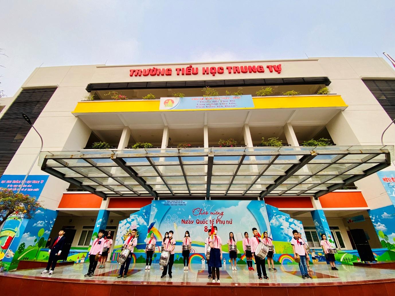 E:Anh tu lieu 2022-2023kỉ niệm 8-3z4164280757354_73ec492ef54fbcd452d0e33d8a01808d.jpg