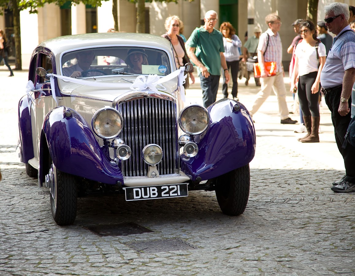 Vintage Bentley - St. Paul's Cathedral