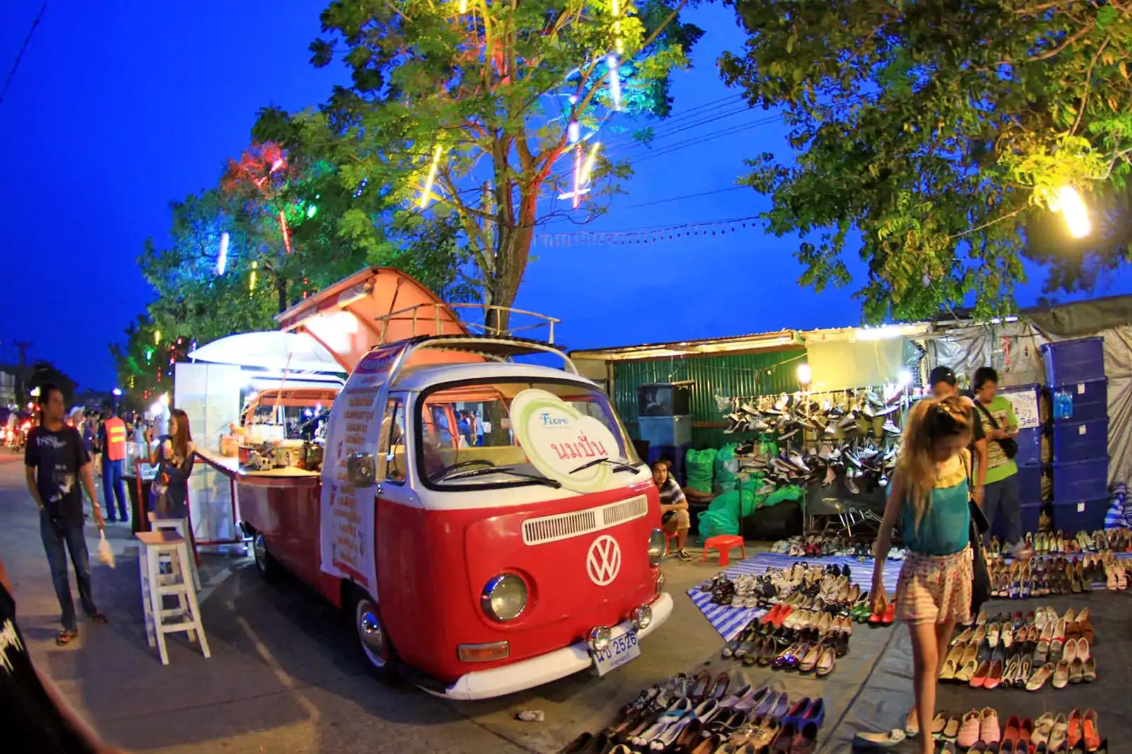 Naka Weekend Market 