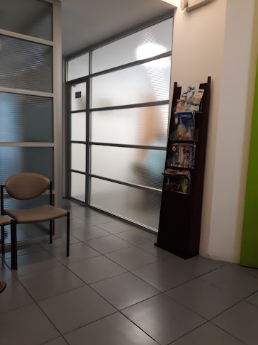 Dra. Claudia Vera Barrezueta, Reumatóloga en Guayaquil, Reumatología, Artritis Reumatoide, Fibromialgia, Artritis Psoriásica - Médico