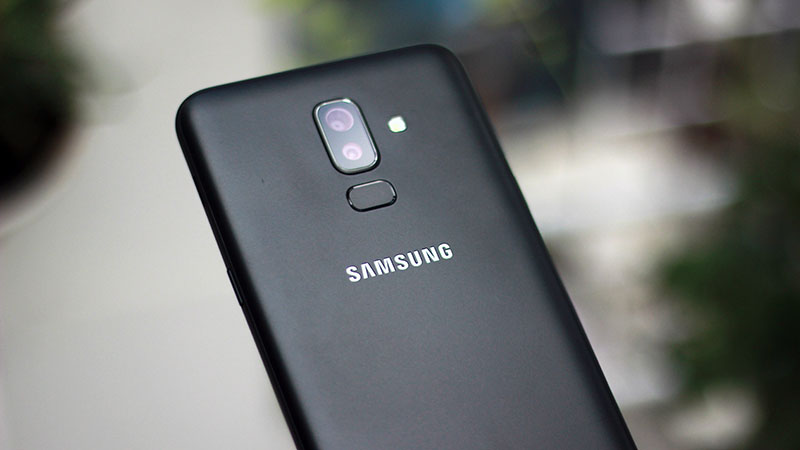 Thay Camera sau Samsung Galaxy J8