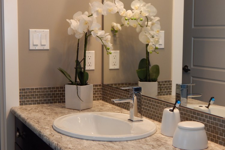 Choosing the best stone countertop for your bathroom