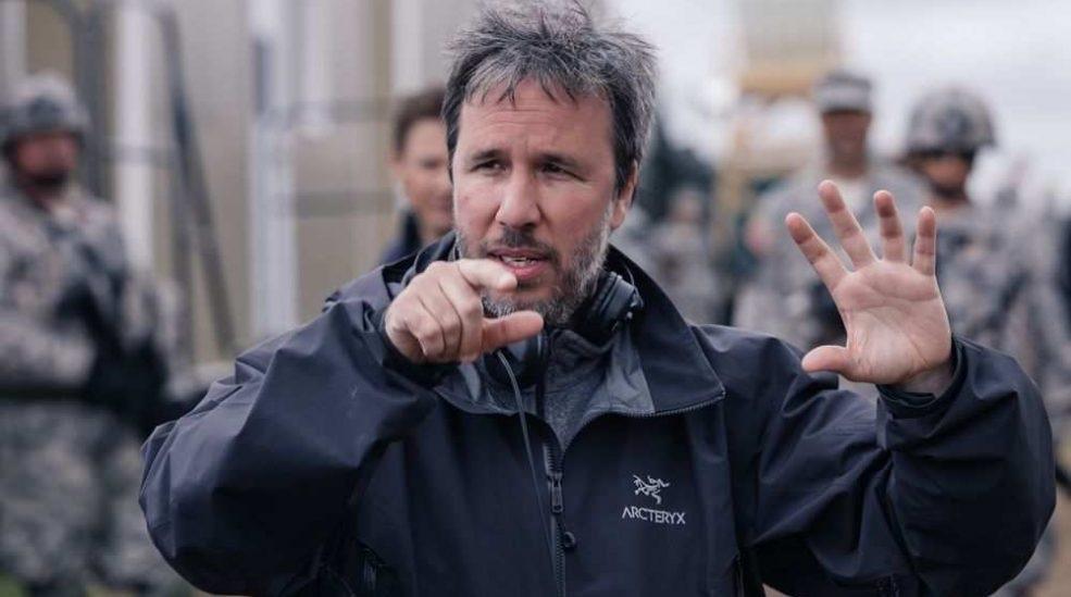 C:\Users\usetr\Downloads\沙丘\arrival-director-denis-villeneuve-on-the-set-of-the-film-a-e1478989623652.jpg