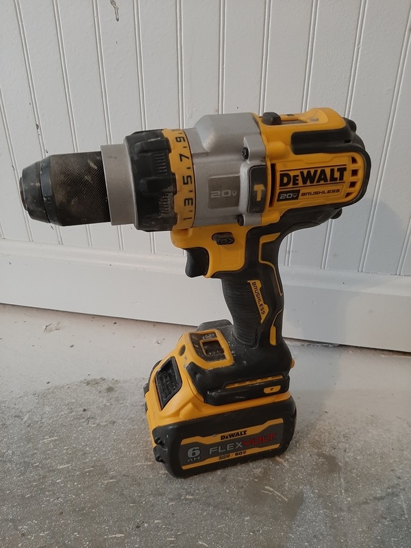 รีวิว สว่านกระแทก DEWALT DCD999B 2