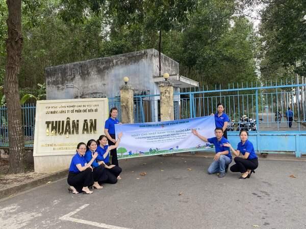 Employees of Thuan An Wood Processing Joint Stock Company
