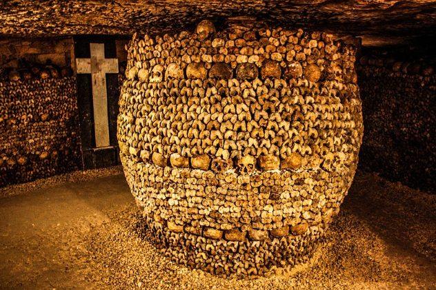 http://listverse.wpengine.netdna-cdn.com/wp-content/uploads/2018/05/Catacombs-Barrel.jpg