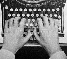 https://upload.wikimedia.org/wikipedia/commons/thumb/c/c7/UnderwoodKeyboard.jpg/220px-UnderwoodKeyboard.jpg