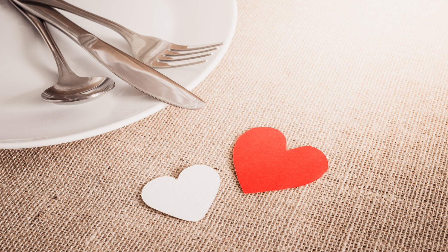 Sebagai salah satu momentum tersibuk bagi restoran, pastikan konsumen mempunyai pengalaman yang tidak terlupakan pada hari valentine.