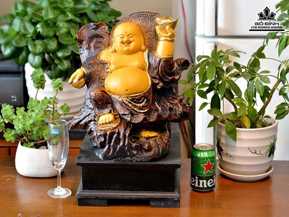 Tượng Phật Di Lặc Nghênh Hỷ Gỗ Bách Xanh